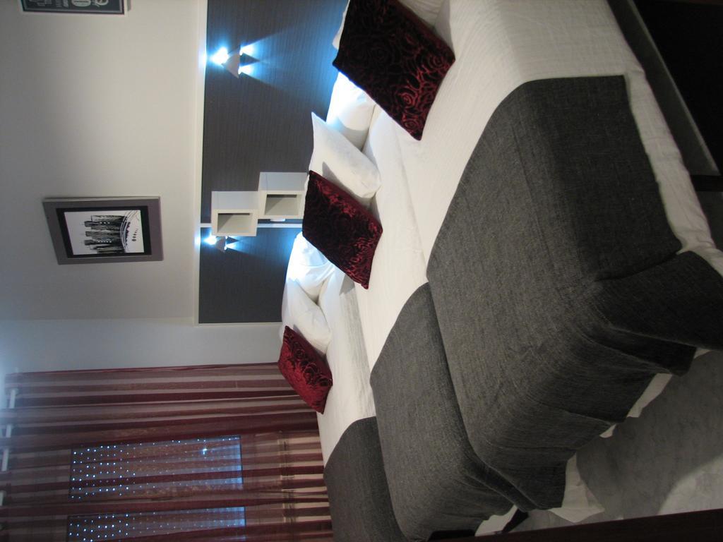Hostal Meson Do Loyo Portomarín Chambre photo