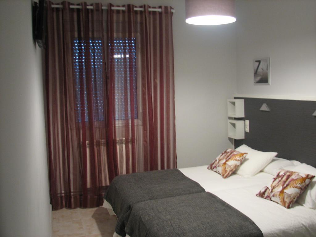 Hostal Meson Do Loyo Portomarín Chambre photo