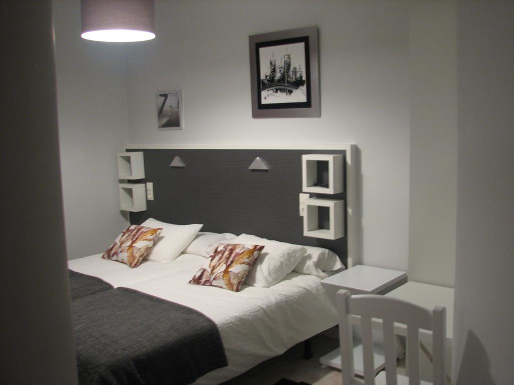 Hostal Meson Do Loyo Portomarín Chambre photo
