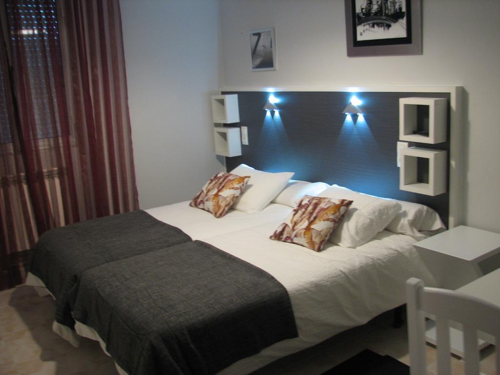 Hostal Meson Do Loyo Portomarín Chambre photo