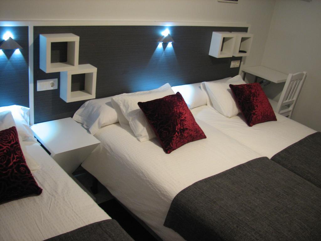 Hostal Meson Do Loyo Portomarín Chambre photo